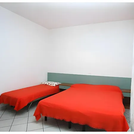 Residenza Stella Y דירה ביביונה